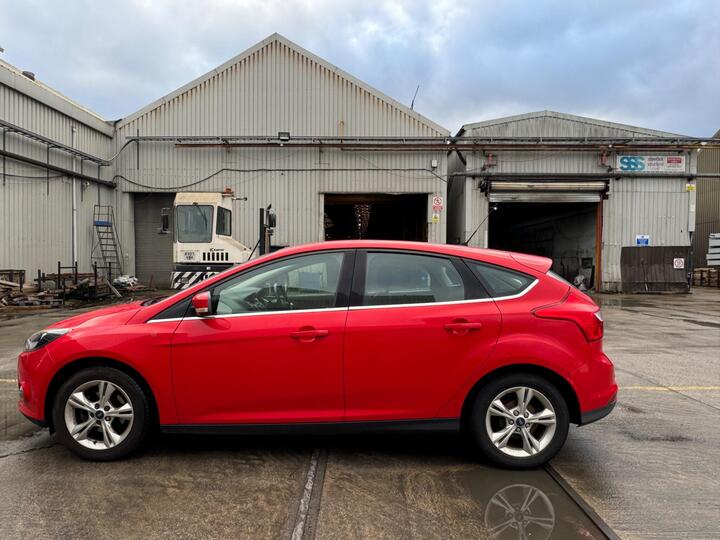 Ford Focus 1.6 Zetec Powershift Euro 5 5dr