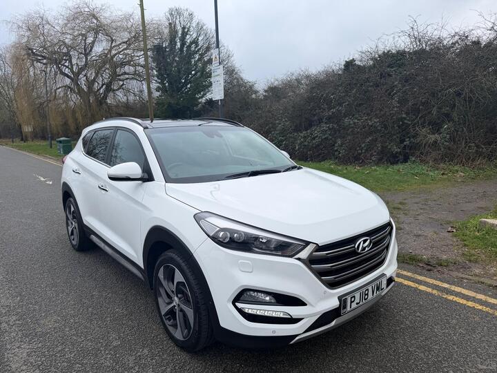 Hyundai TUCSON 1.7 CRDi Blue Drive Premium SE DCT Euro 6 (s/s) 5dr Hyundai TUCSON 1.7 CRDi Blue Drive Premium SE DCT Euro 6 (s/s) 5dr