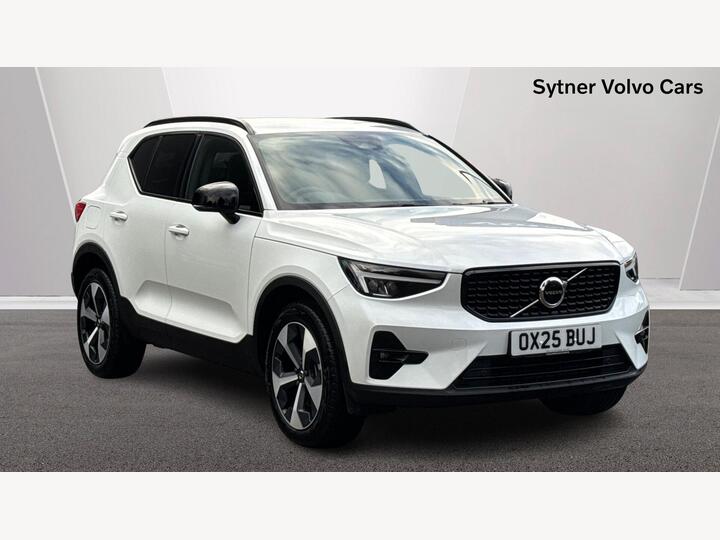 Volvo XC40 2.0 B3 MHEV Plus Dark DCT Auto Euro 6 (s/s) 5dr