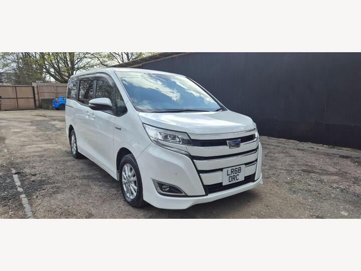 Toyota Noah N/A