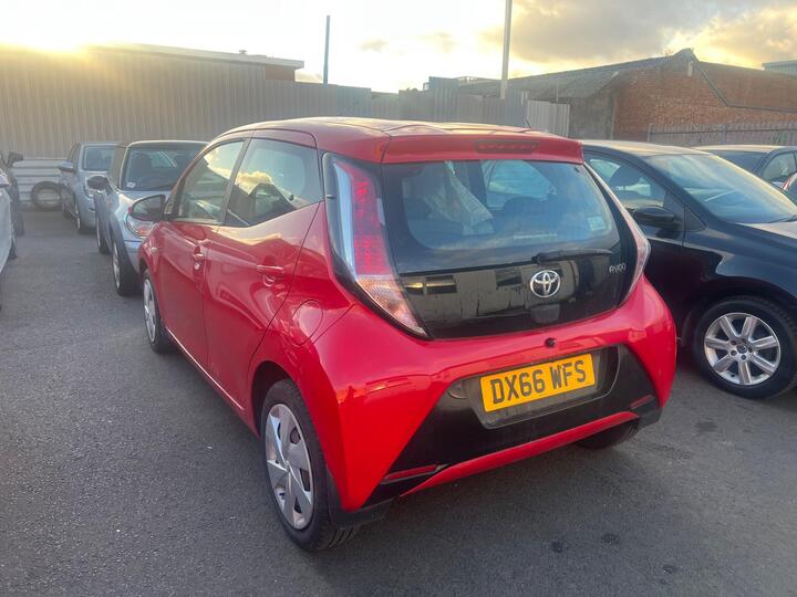 Toyota AYGO 1.0 VVT-i X-play Euro 5 5dr Euro 5