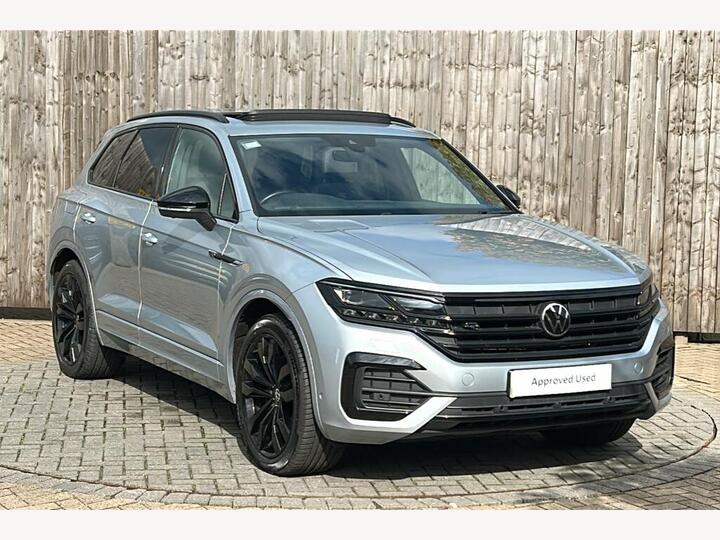 Volkswagen Touareg 3.0 TDI V6 Black Edition Tiptronic 4Motion Euro 6 (s/s) 5dr Volkswagen Touareg 3.0 TDI V6 Black Edition Tiptronic 4Motion Euro 6 (s/s) 5dr