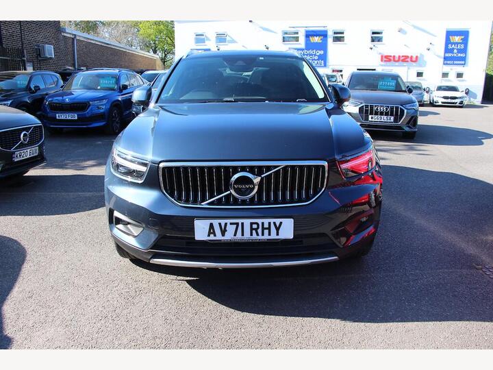 Volvo XC40 2.0 B4 MHEV Inscription Pro DCT Auto Euro 6 (s/s) 5dr
