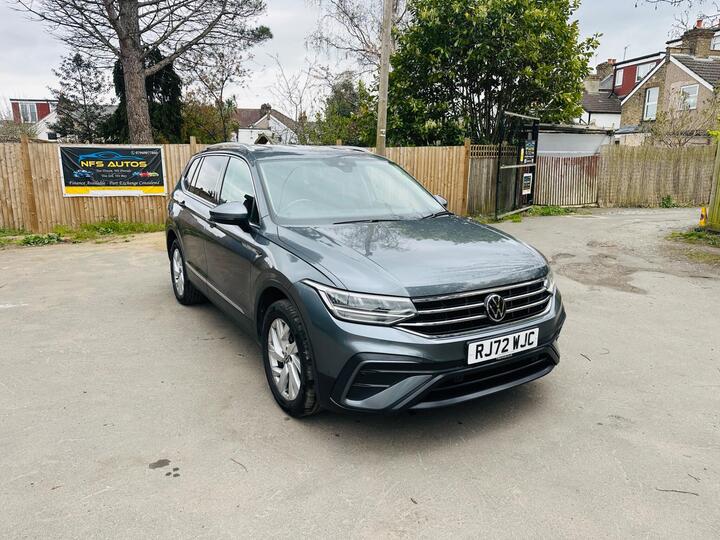 Volkswagen Tiguan Allspace 1.5 TSI Life DSG Euro 6 (s/s) 5dr Volkswagen Tiguan Allspace 1.5 TSI Life DSG Euro 6 (s/s) 5dr