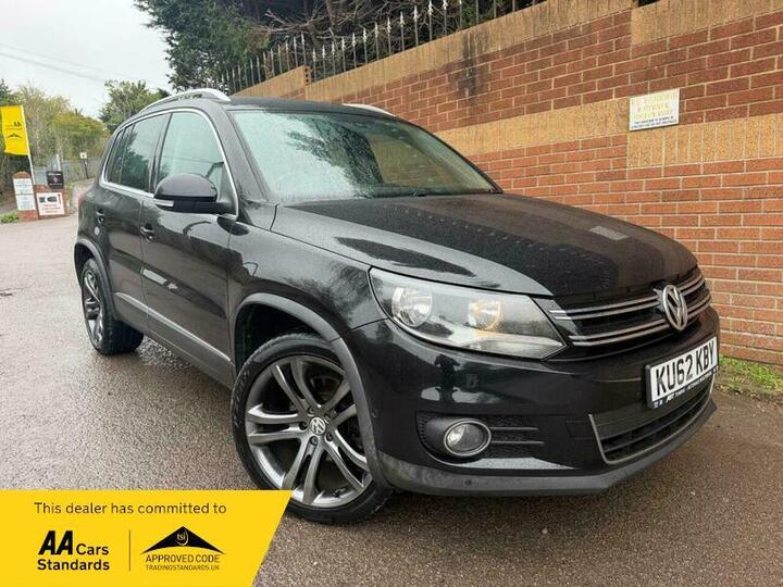 Volkswagen Tiguan 2.0 TDI Sport 4WD Euro 5 5dr