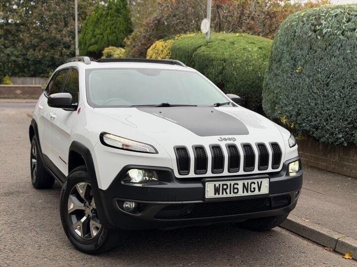 Jeep Cherokee 3.2 V6 Trailhawk Auto 4WD Euro 6 5dr Jeep Cherokee 3.2 V6 Trailhawk Auto 4WD Euro 6 5dr