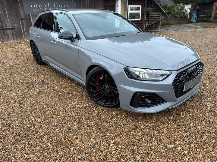 Audi RS4 Avant 2.9 TFSI V6 Carbon Black Tiptronic Quattro Euro 6 (s/s) 5dr Audi RS4 Avant 2.9 TFSI V6 Carbon Black Tiptronic Quattro Euro 6 (s/s) 5dr