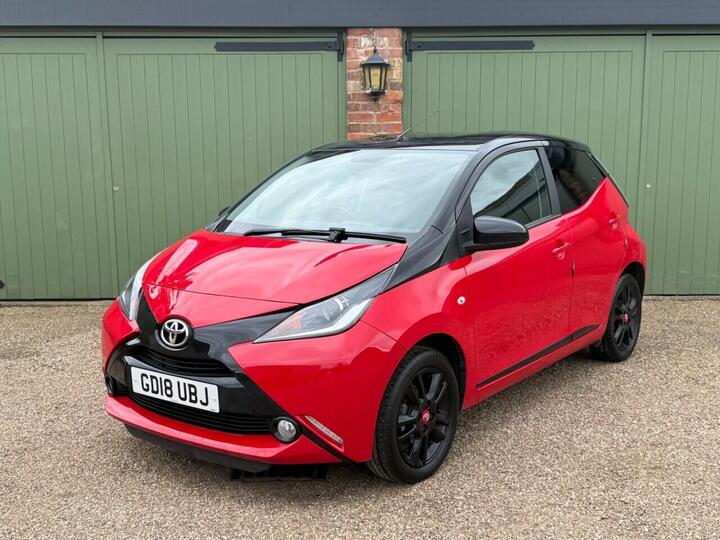 Toyota AYGO 1.0 VVT-i X-cite 4 Red Bi-Tone Euro 6 5dr