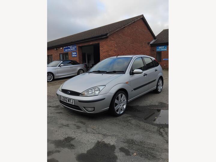 Ford Focus 1.6i 16v Ghia 5dr