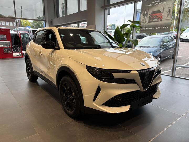 Alfa Romeo Junior Ibrida 1.2 MHEV Ibrida E-DCT Euro 6 (s/s) 5dr