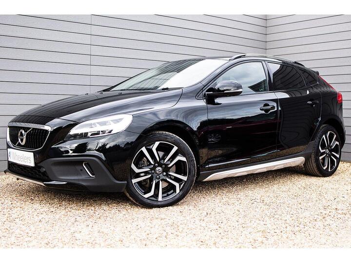 Volvo V40 Cross Country 2.0 D4 Pro Auto Euro 6 (s/s) 5dr