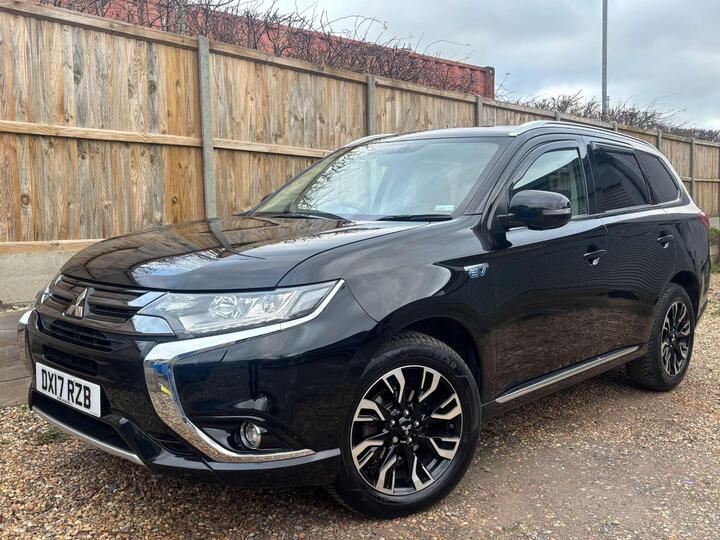 Mitsubishi OUTLANDER 2.0h 12kWh 4h CVT 4WD Euro 6 (s/s) 5dr Mitsubishi OUTLANDER 2.0h 12kWh 4h CVT 4WD Euro 6 (s/s) 5dr