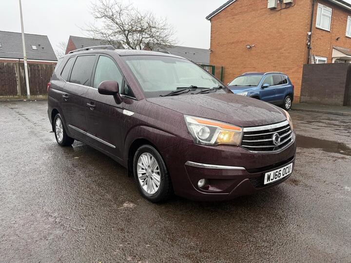 SsangYong Turismo 2.2D EX T-Tronic Euro 6 5dr