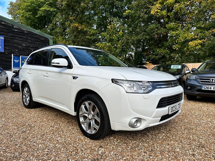 Mitsubishi Outlander 2.0h 12kWh GX4h CVT 4WD Euro 5 (s/s) 5dr Mitsubishi Outlander 2.0h 12kWh GX4h CVT 4WD Euro 5 (s/s) 5dr