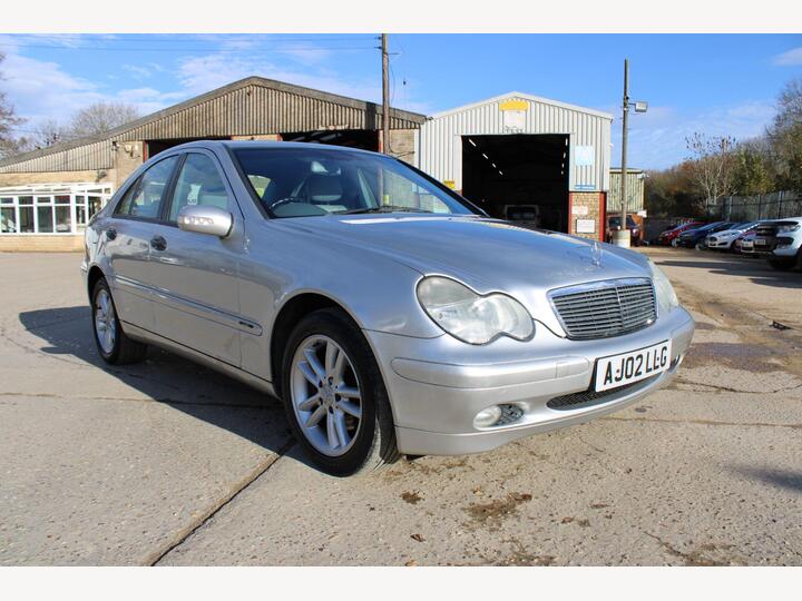 Mercedes-Benz C Class 2.0 C180 Classic 4dr Mercedes-Benz C Class 2.0 C180 Classic 4dr