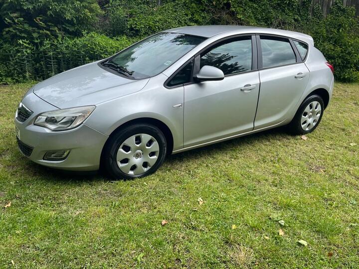 Vauxhall Astra 1.4 16v Exclusiv Euro 5 5dr
