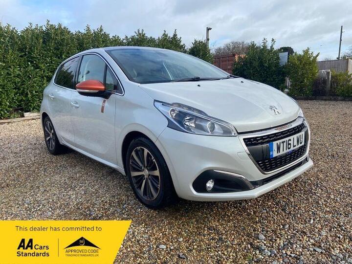 Peugeot 208 1.2 PureTech Roland Garros Euro 6 (s/s) 5dr