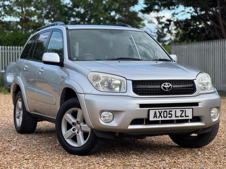 Toyota RAV4 2.0 VVT-i XT-R 4WD 5dr Toyota RAV4 2.0 VVT-i XT-R 4WD 5dr