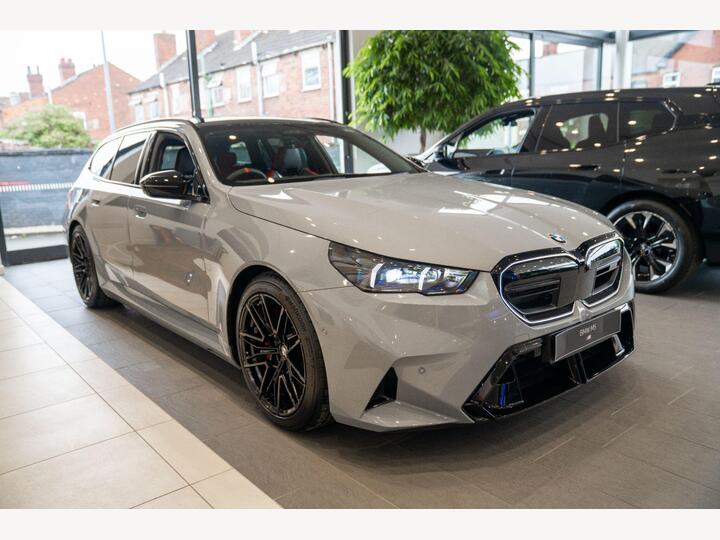 BMW M5 4.4 22.1kWh Touring Steptronic XDrive Euro 6 (s/s) 5dr