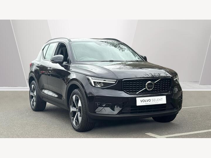 Volvo XC40 2.0 B4 MHEV Plus Dark DCT Auto Euro 6 (s/s) 5dr