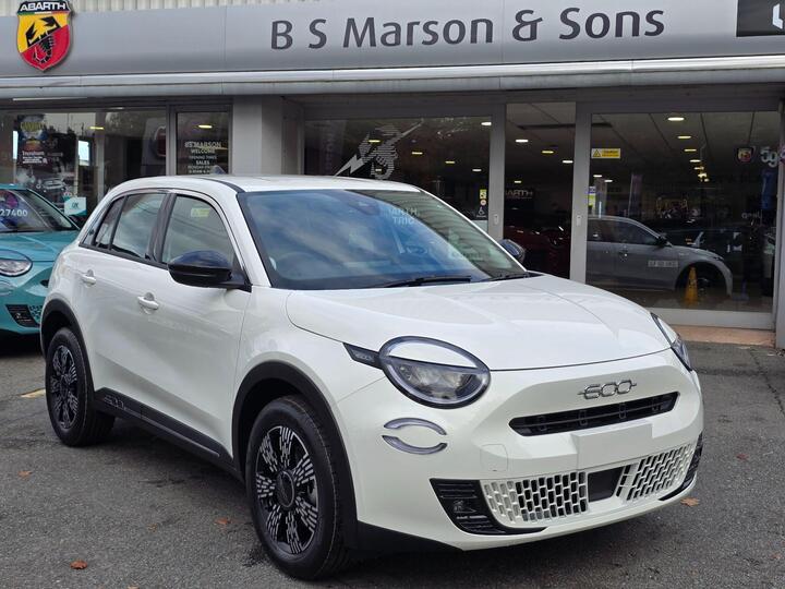 Fiat 600 1.2 MHEV E-DCT Euro 6 (s/s) 5dr