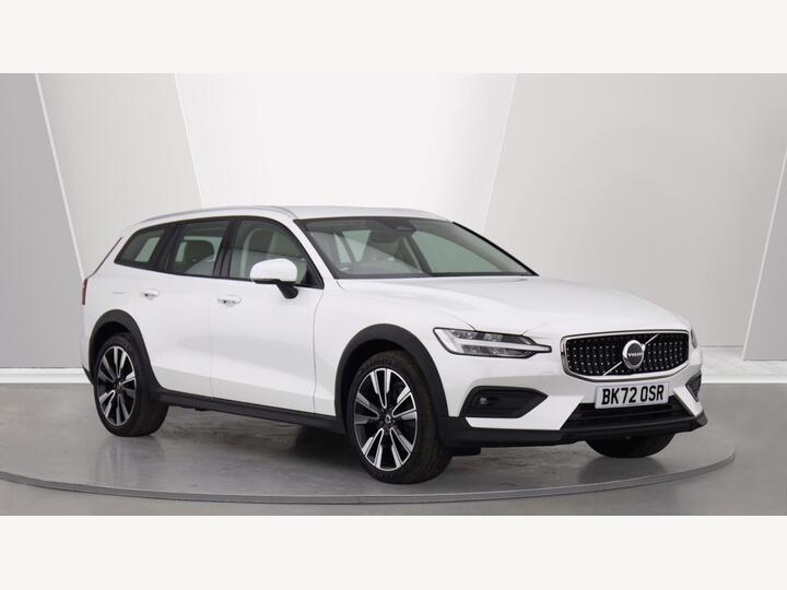 Volvo V60 Cross Country 2.0 B5 MHEV Plus Auto AWD Euro 6 (s/s) 5dr