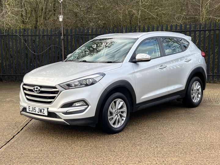 Hyundai TUCSON 1.7 CRDi Blue Drive SE Nav Euro 6 (s/s) 5dr Hyundai TUCSON 1.7 CRDi Blue Drive SE Nav Euro 6 (s/s) 5dr