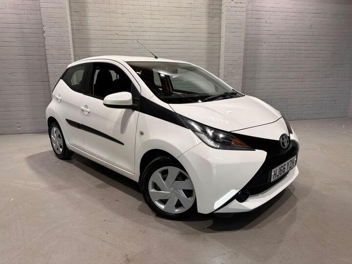 Toyota AYGO 1.0 VVT-i X-play X-shift Euro 5 5dr Euro 5