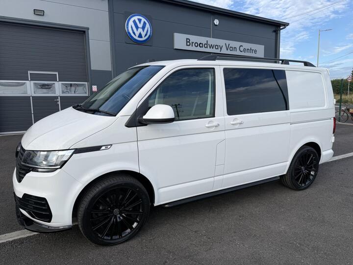 Volkswagen Transporter Volkswagen Transporter 2.0 TDI 6 Seat Kombi Startline 5dr Diesel Manual SWB In Candy White - Euro 6