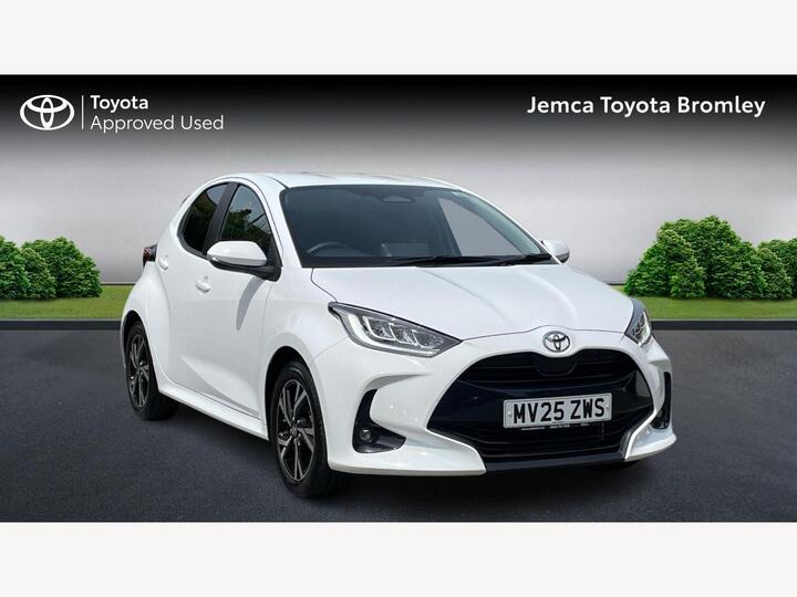 Toyota Yaris 1.5 VVT-h Design E-CVT Euro 6 (s/s) 5dr