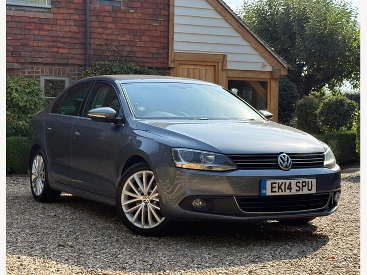 Volkswagen Jetta 2.0 TDI Sport Euro 5 4dr