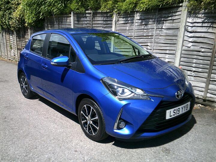 Toyota Yaris 1.5 VVT-i Icon Tech CVT Euro 6 5dr