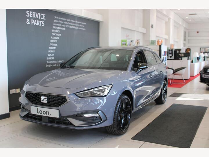 SEAT Leon 1.5 ETSI MHEV FR Black Edition DSG Euro 6 (s/s) 5dr