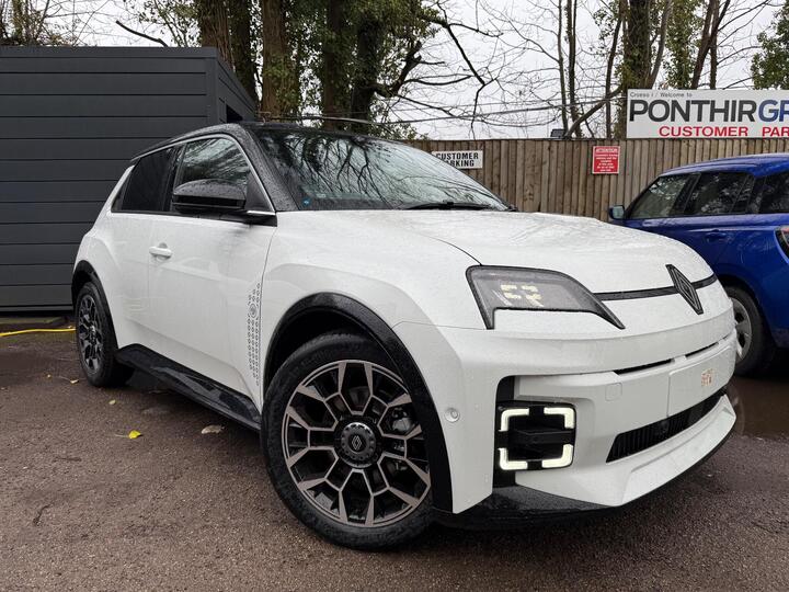 Renault 5 E-Tech Electric Comfort Range 52kWh Roland Garros+ Auto 5dr