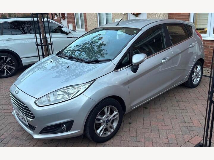 Ford Fiesta 1.0T EcoBoost Zetec Euro 5 (s/s) 5dr
