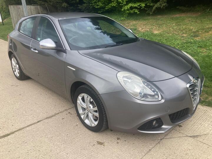 Alfa Romeo Giulietta 2.0 JTDM-2 Lusso Euro 5 (s/s) 5dr