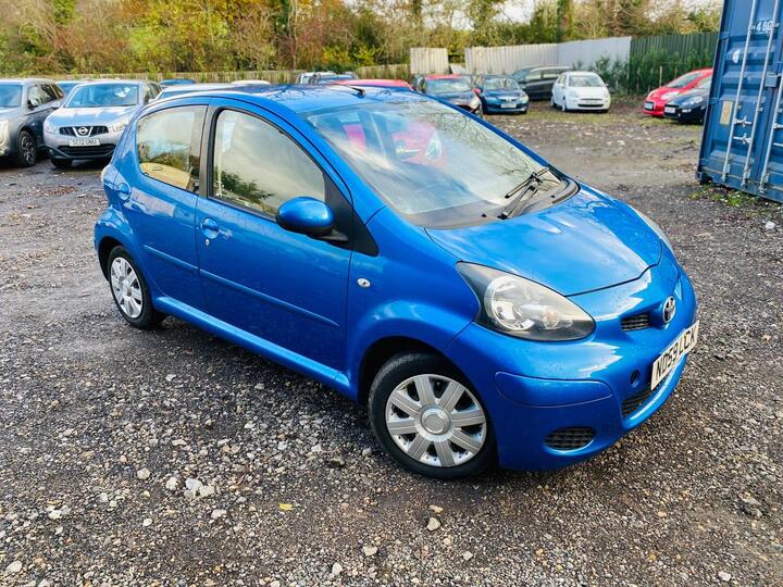 Toyota AYGO 1.0 VVT-i Blue Euro 4 5dr Toyota AYGO 1.0 VVT-i Blue Euro 4 5dr