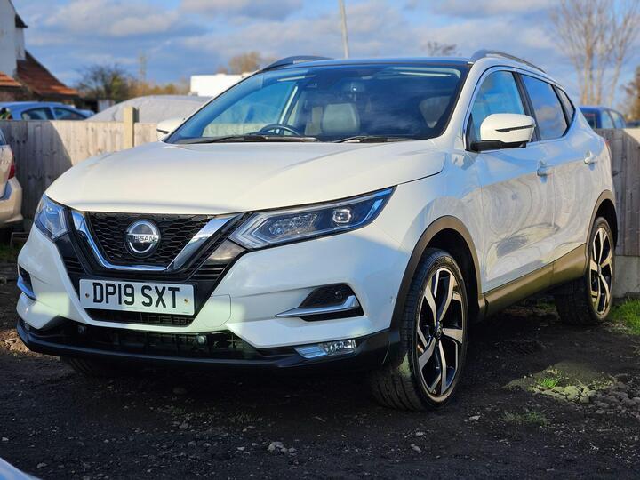 Nissan Qashqai 1.3 DIG-T Tekna Euro 6 (s/s) 5dr Nissan Qashqai 1.3 DIG-T Tekna Euro 6 (s/s) 5dr