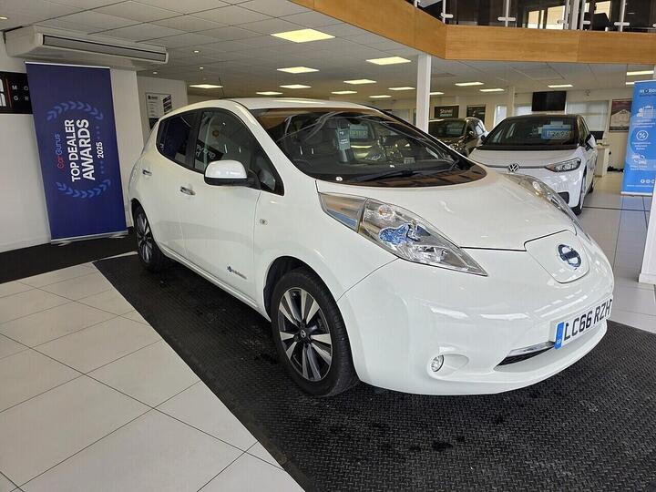 Nissan Leaf 30kWh Tekna Auto 5dr
