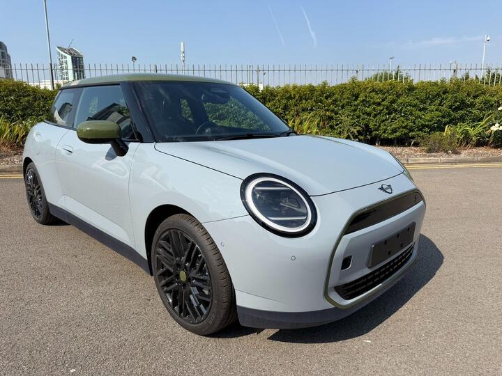 MINI Electric Cooper E 40.7kWh Paul Smith Edition Auto 3dr