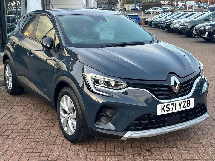 Renault Captur 1.0 TCe Iconic Euro 6 (s/s) 5dr Renault Captur 1.0 TCe Iconic Euro 6 (s/s) 5dr