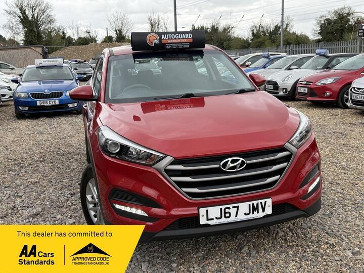 Hyundai TUCSON 1.7 CRDi Blue Drive S Euro 6 (s/s) 5dr Hyundai TUCSON 1.7 CRDi Blue Drive S Euro 6 (s/s) 5dr