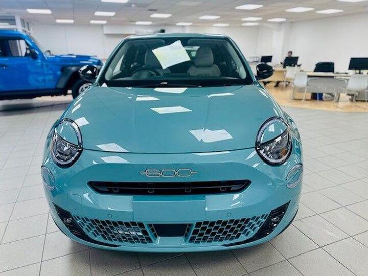 Fiat 600 1.2 MHEV E-DCT Euro 6 (s/s) 5dr