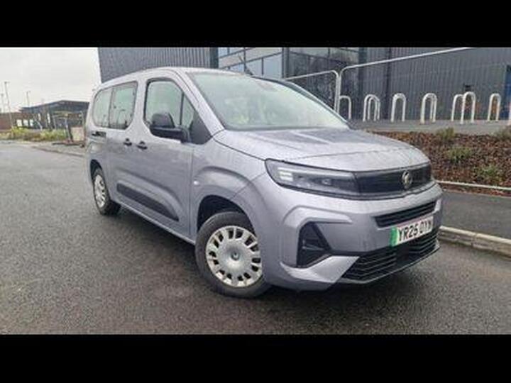 Vauxhall Combo Life Electric 52kWh Design XL MPV Auto 5dr (7.4kW Charger)