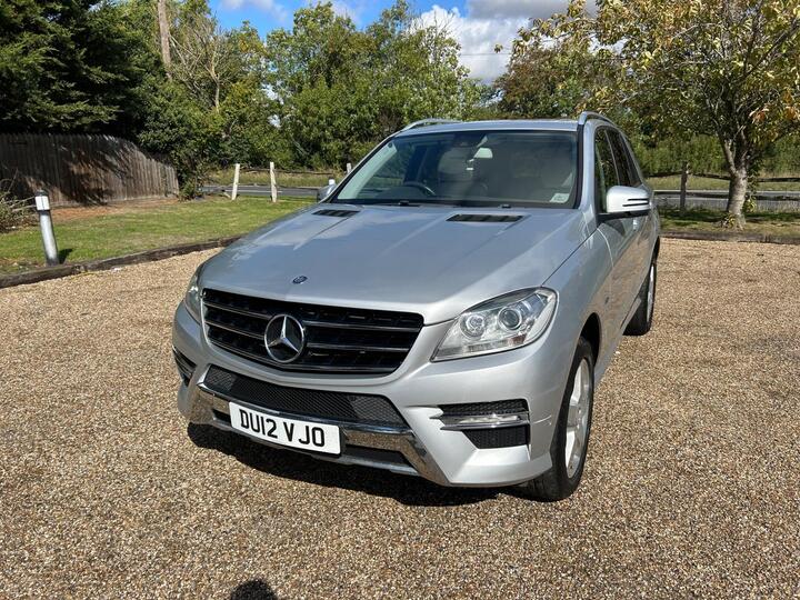 Mercedes-Benz M Class 3.0 ML350 V6 BlueTEC Sport G-Tronic 4WD Euro 6 (s/s) 5dr Mercedes-Benz M Class 3.0 ML350 V6 BlueTEC Sport G-Tronic 4WD Euro 6 (s/s) 5dr