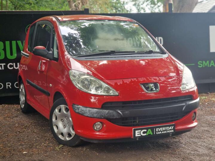 Peugeot 1007 1.6 16v Dolce 3dr Peugeot 1007 1.6 16v Dolce 3dr