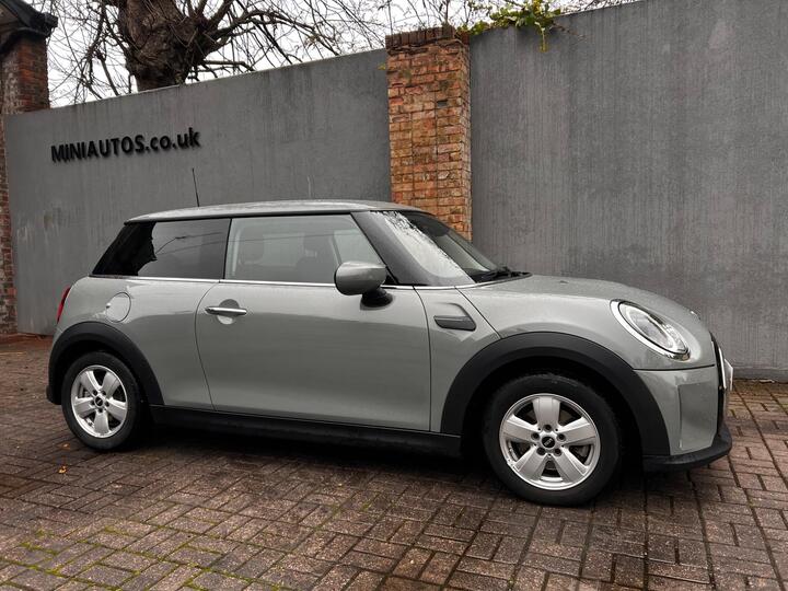 MINI Hatch 1.5 Cooper Classic Steptronic Euro 6 (s/s) 3dr