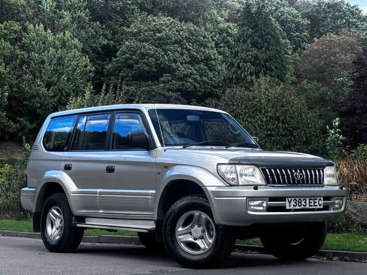 Toyota Land Cruiser Colorado 3.0 D-4D GX 5dr (8 Seat) Toyota Land Cruiser Colorado 3.0 D-4D GX 5dr (8 Seat)