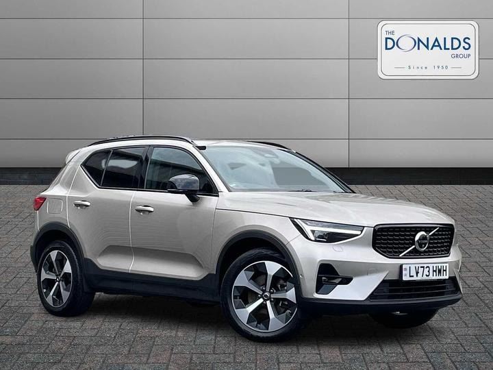 Volvo XC40 Ultimate, B4 Mild Hybrid, Petrol, Dark