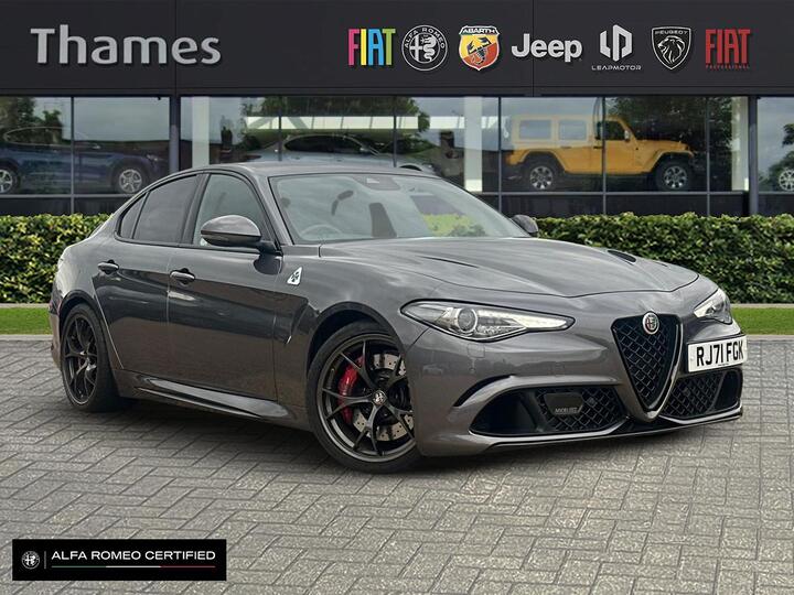 Alfa Romeo Giulia 2.9 V6 Bi-Turbo Quadrifoglio Auto Euro 6 (s/s) 4dr Alfa Romeo Giulia 2.9 V6 Bi-Turbo Quadrifoglio Auto Euro 6 (s/s) 4dr